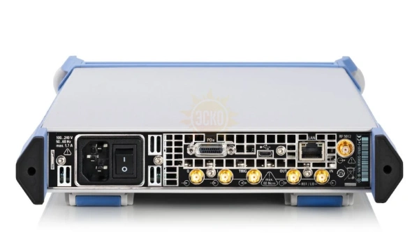 Фото SGS100A — генератор сигналов